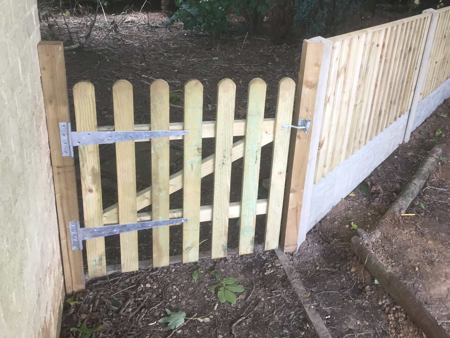 Round Top Picket Gates